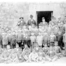 Foto grupal de los estudiantes de la escuela de Santo Tomás en 1915